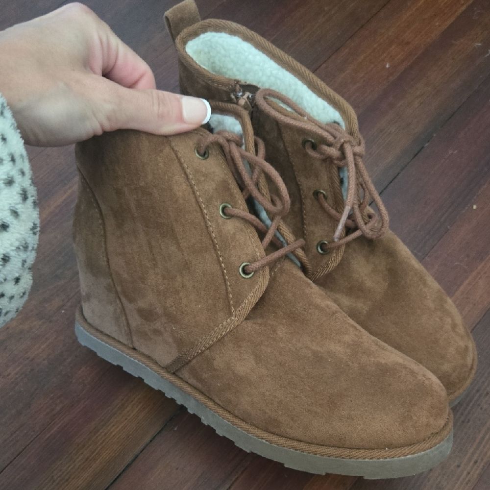 Brand New Cushionaire Brown Suede Ankle Boots